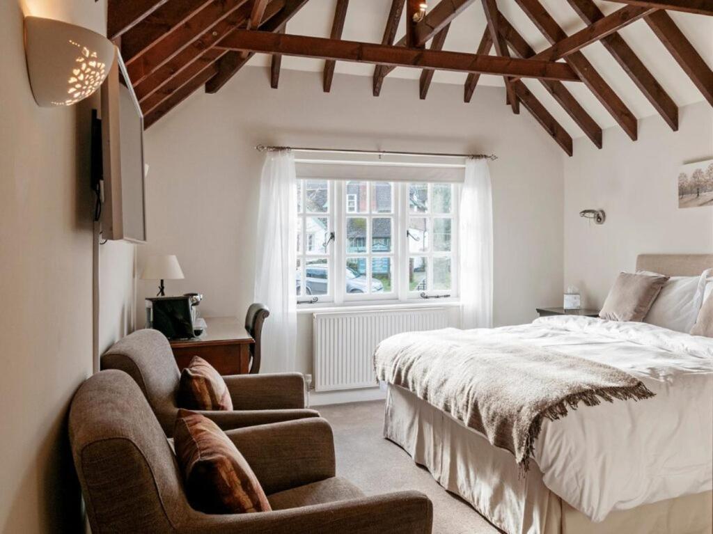 Hurtwood Hotel Peaslake Exteriér fotografie