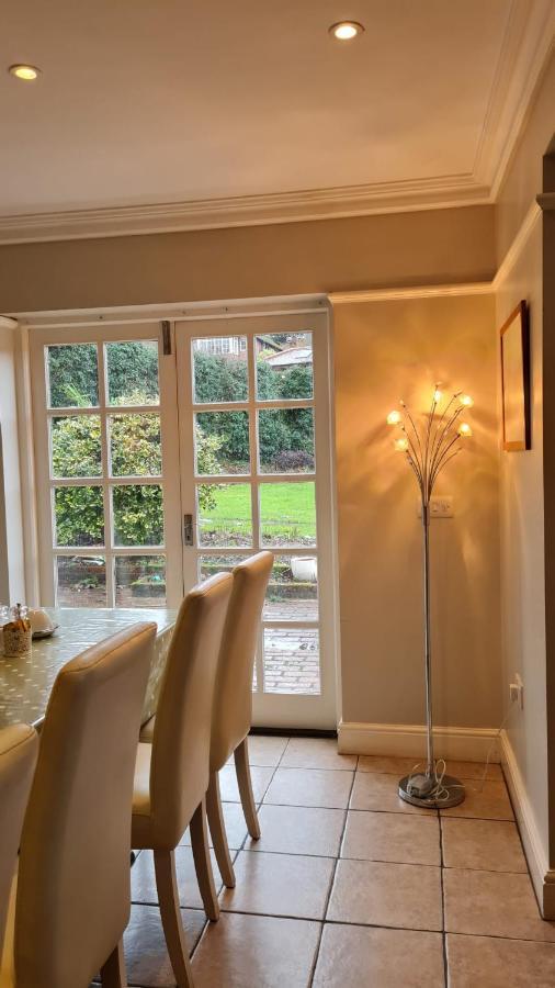 Hurtwood Hotel Peaslake Exteriér fotografie