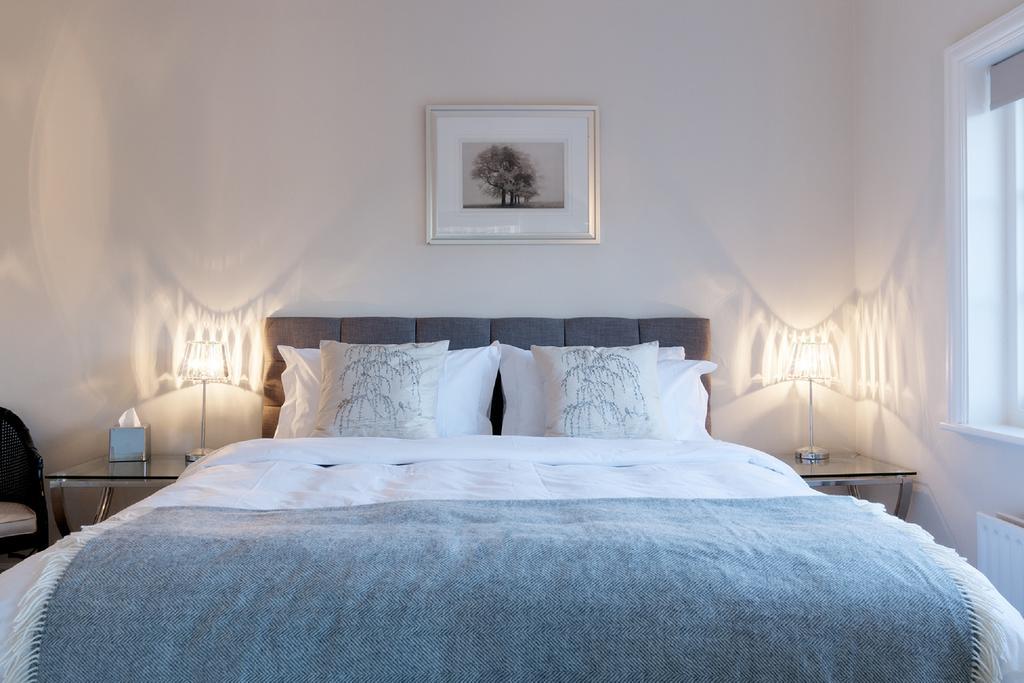 Hurtwood Hotel Peaslake Exteriér fotografie